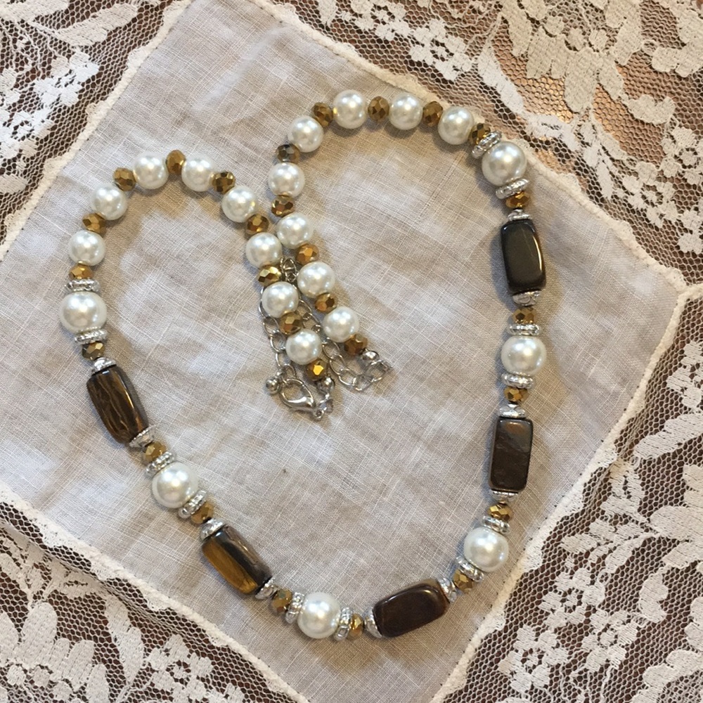Faux Pearl Tiger Beads Necklace
